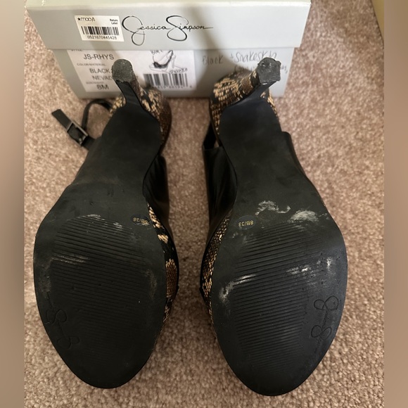 Excellent used Jessica Simpson Rhys size 8 platform heels - Picture 4 of 4